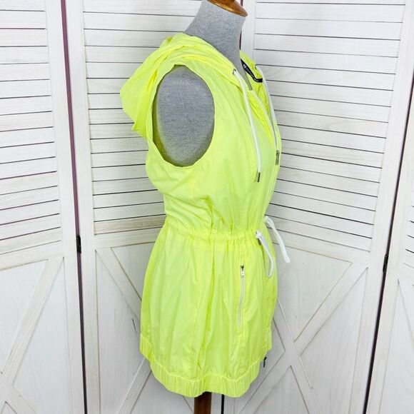 Tommy Hilfiger Sleeveless Cinch Waist Packable Nylon Vest Neon Yellow Large - Picture 3 of 15
